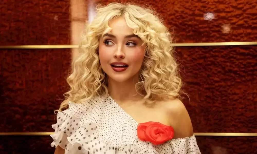 Sabrina Carpenter Takes the Stage as Host on ‘SNL’ This Weekend